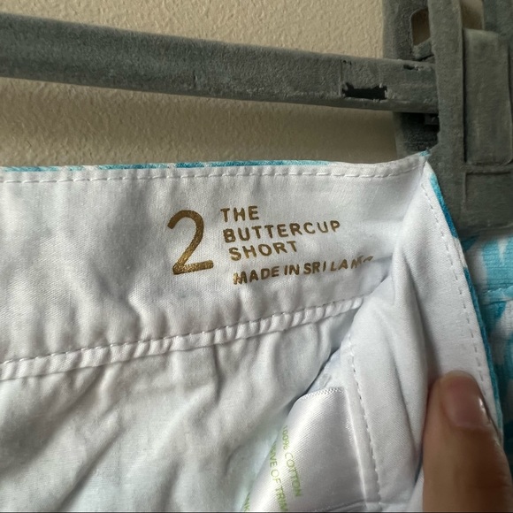 Lilly Pulitzer Buttercup Scalloped Tiger Print Shorts size 2 - Picture 7 of 8